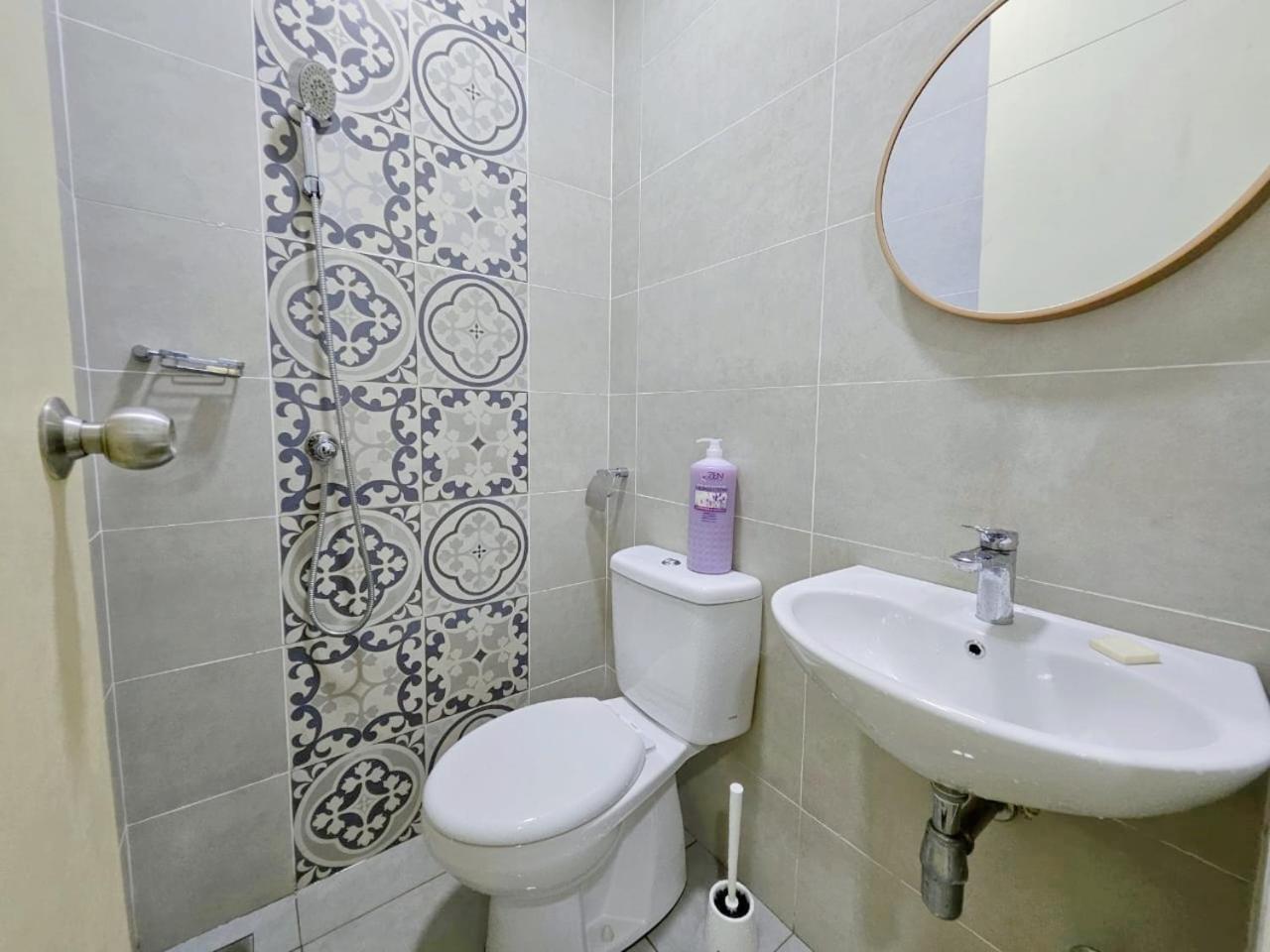 Penthouse Atlantis 12 Pax Malacca